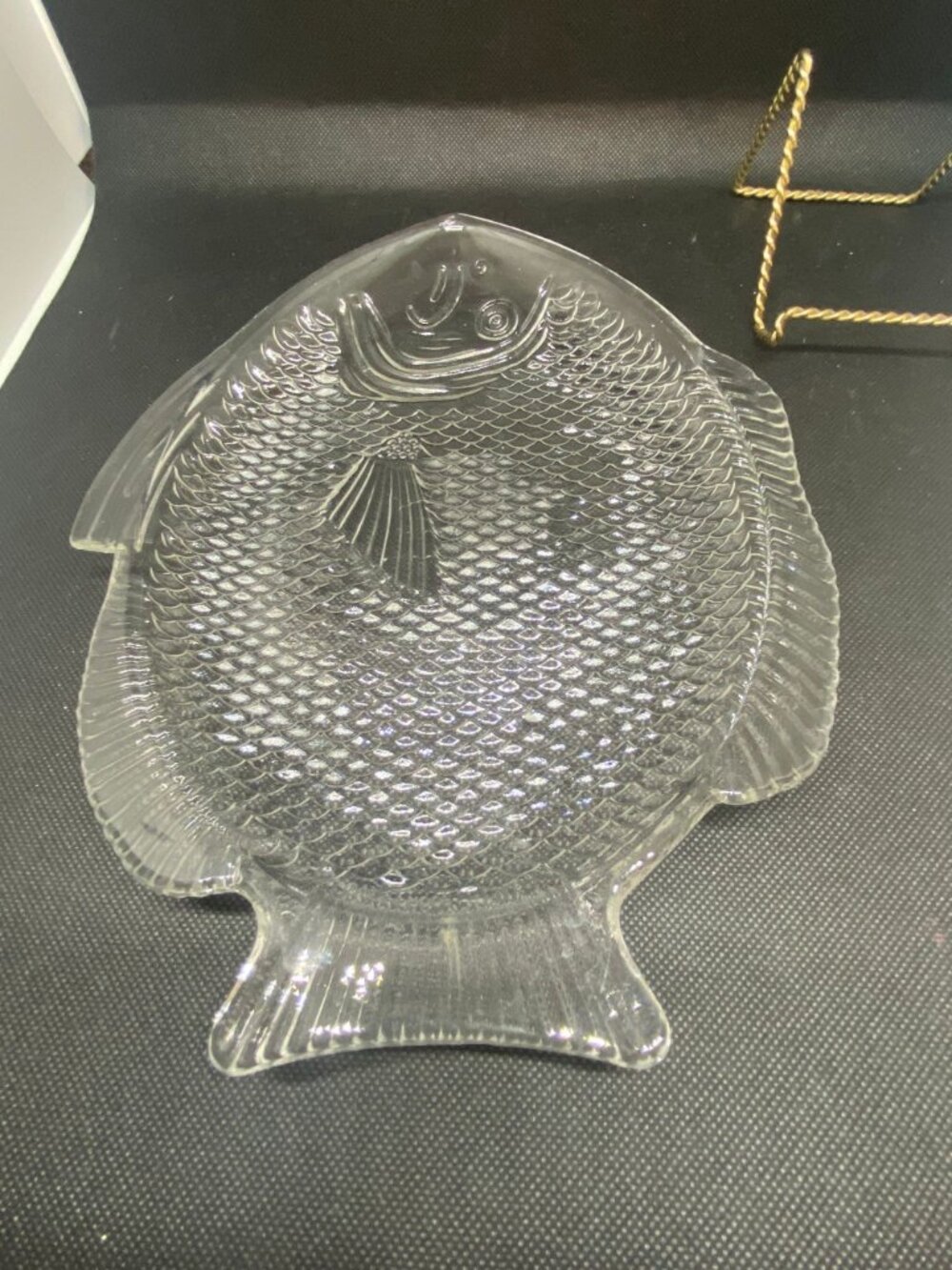 Arcoroc Ripple Fin Fish Plate - Picture 3 of 3